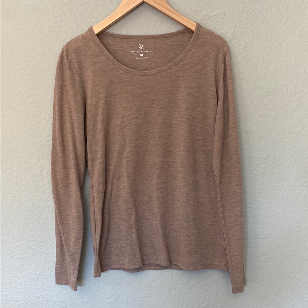 New York & Company Brown Fitted Long Sleeve T-Shirt